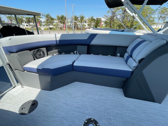 2025 Berkshire 24 RFX CTS3 Tri-toon Pontoon - Image 11