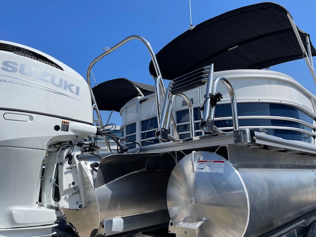 2025 Berkshire 24 RFX CTS3 Tri-toon Pontoon - Image 13