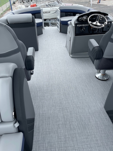 2025 Berkshire 24 RFX CTS3 Tri-toon Pontoon - Image 19