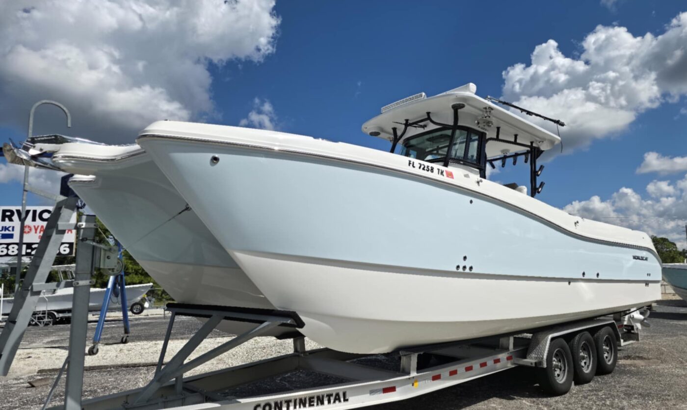 2023 World Cat 325 CC