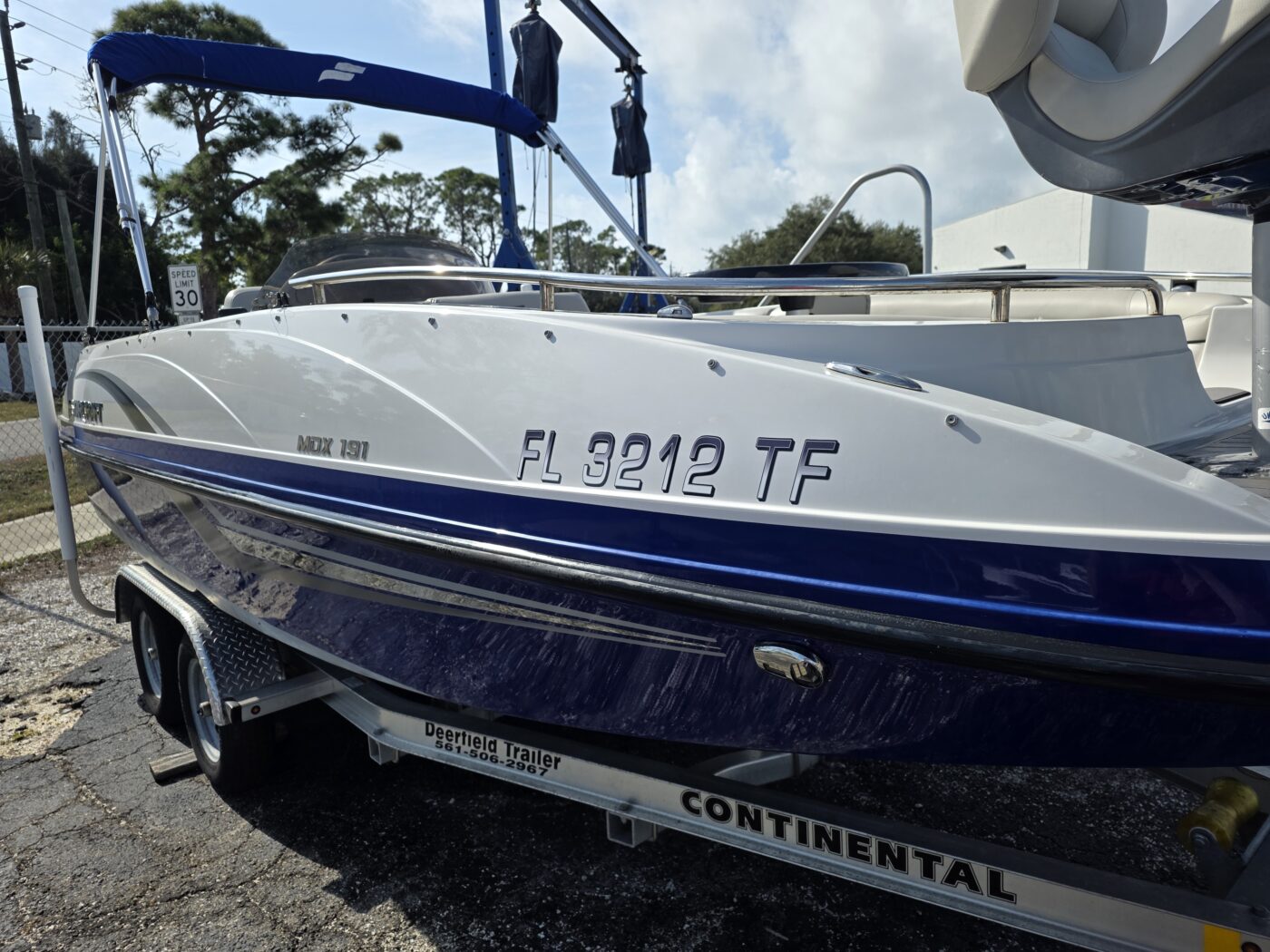 (SOLD) 2022 Starcraft 191 MDX - Deck Boat